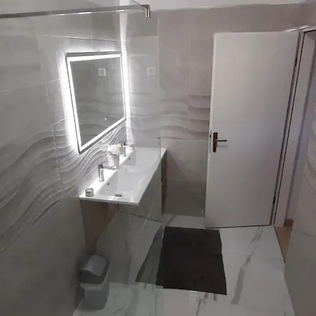 卡塔琳娜公寓 *