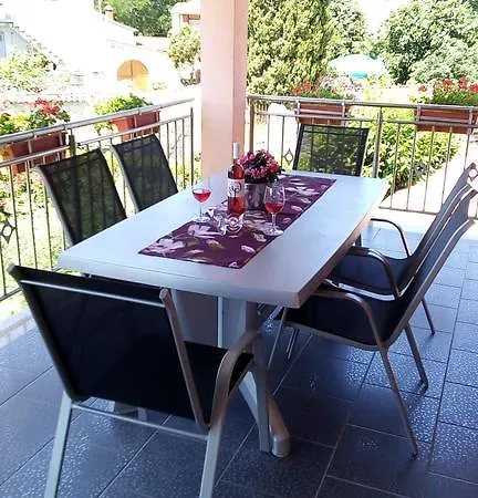 卡塔琳娜公寓 波雷奇